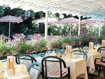 Mercure Nimes Ouest Hotel Buitenkant foto
